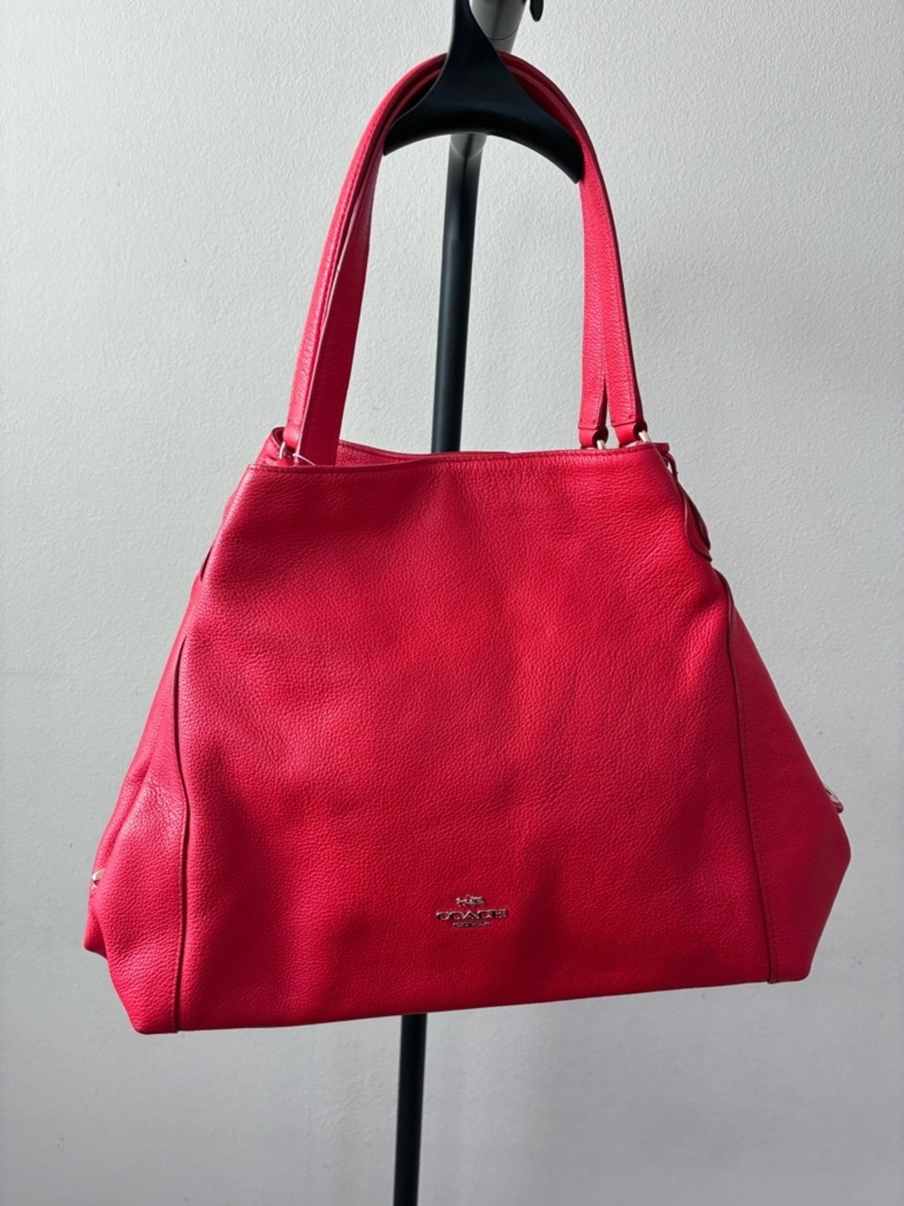 Coach Red Leather Shoulder Bag with Gold Logo - Picture 15 of 15